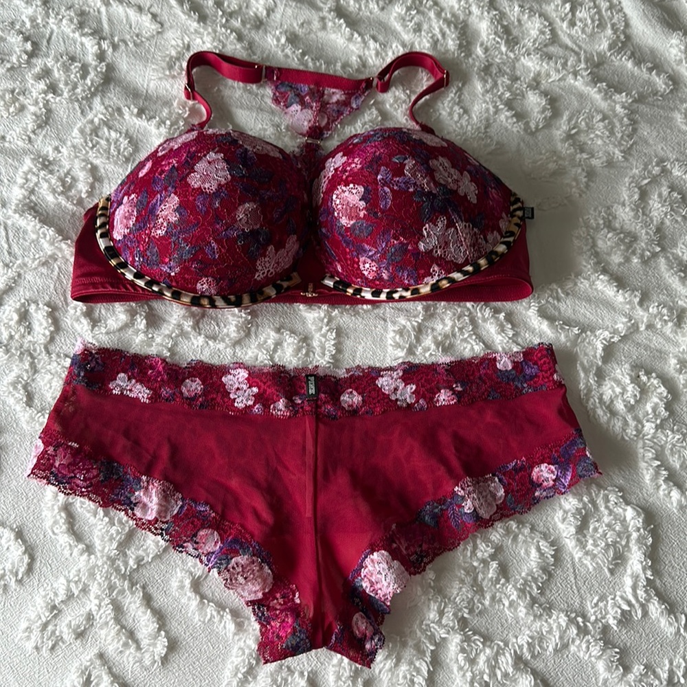 Victoria Secrets Pink Push up Underwire Bra & Panty Set